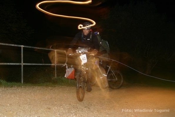 est06_et6_bttnoct_4741_wt