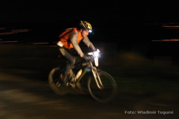 est06_et6_bttnoct_4745_wt